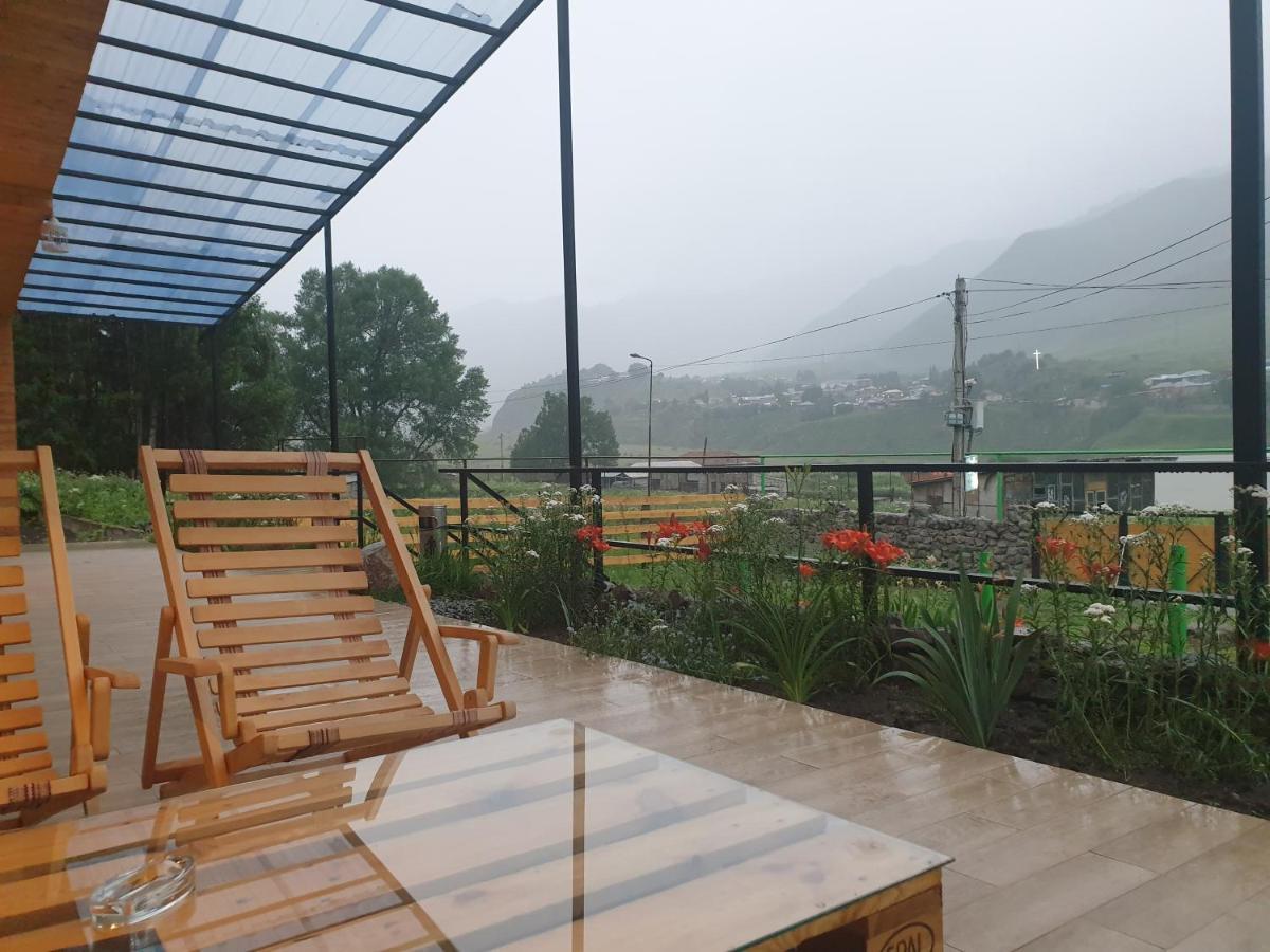 Hotel Tornisa Kazbegi Exteriör bild